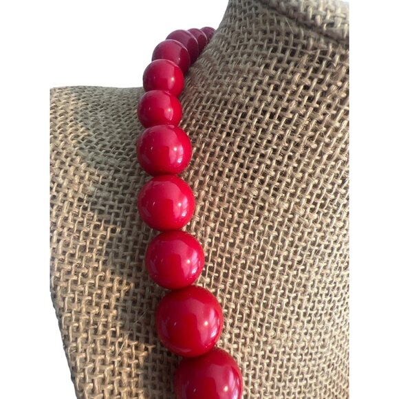 Vintage Red Acrylic Graduated Bead Necklace Silver Tone Chunky Adj 15" + 3" - Picture 3 of 4